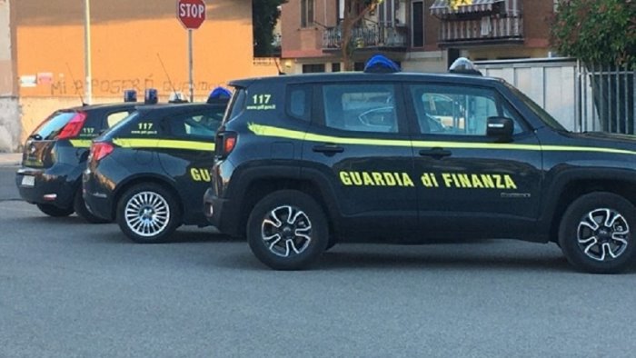 droga tra napoli e benevento piazze di spaccio 15 indagati