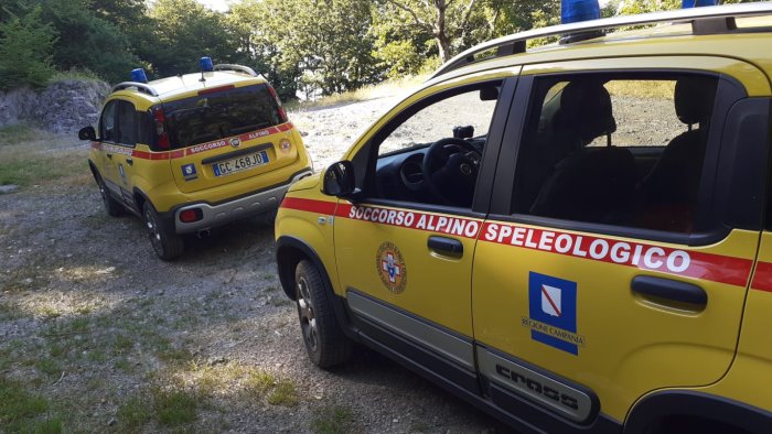 solofra 40enne ritrovato dal soccorso alpino aggrappato a un albero