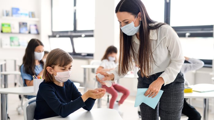 scuola tamponi e vaccini cambio di passo per settembre