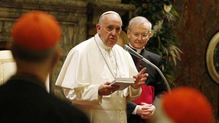 il papa in buone condizioni la degenza prevista e di 7 giorni