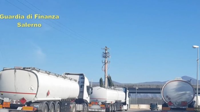 maxi frode sul commercio di carburanti sequestri per oltre 128 milioni