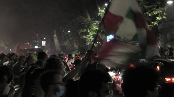 notte magica l italia e in finale a euro 2020 le voci dei tifosi ad avellino