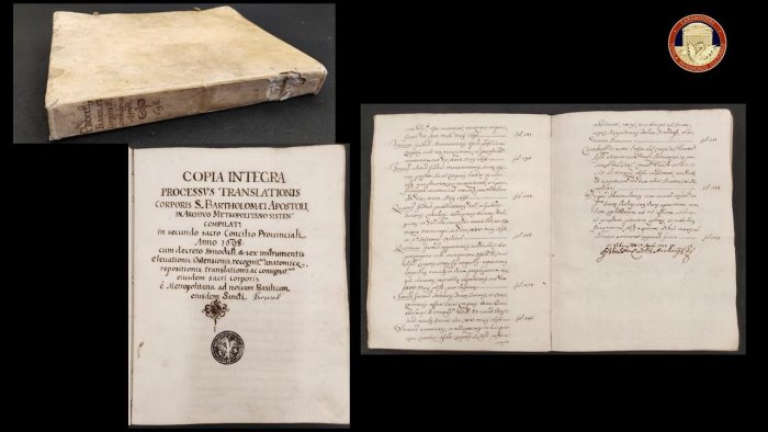 carabinieri restituiscono antichi volumi e manoscritto all arcidiocesi benevento