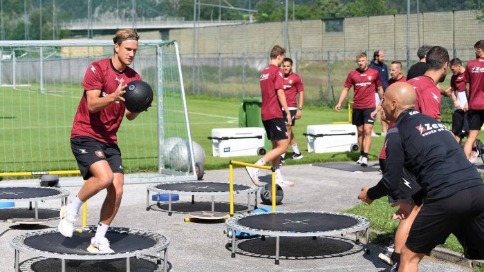 salernitana prosegue il lavoro in austria domani il test con lo schalke 04