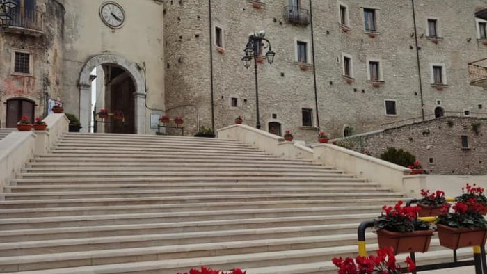 da porta a porta un viaggio di vino nelle terre dei 4 docg della campania