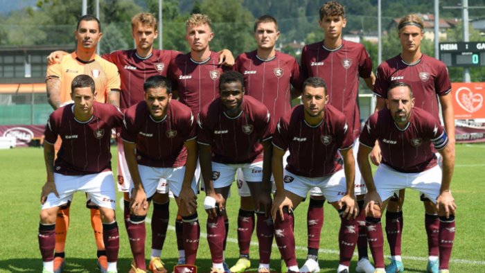 salernitana 2 0 contro i polacchi ma si teme un lungo stop per lovato