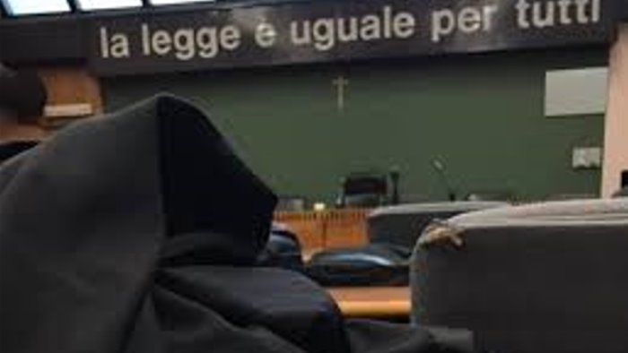 processo aste ok al clan partenio la prof de vito estranea ai fatti