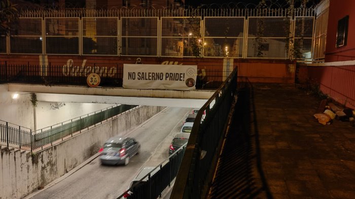 pride a salerno la contestazione del movimento nazionale rete dei patrioti