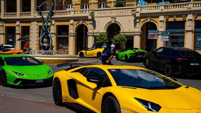 lamborghini show i bolidi a sorrento e napoli il 29 30 31 luglio