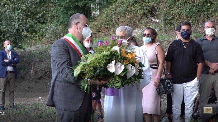 strage del bus una preghiera ai piedi del viadotto per non dimenticare