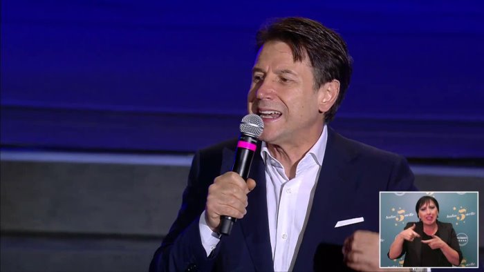 verso le elezioni politiche giuseppe conte a confronto con i 5 stelle campani