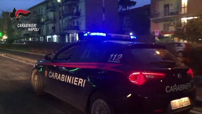 pozzuoli carabinieri arrestano pusher in trasferta