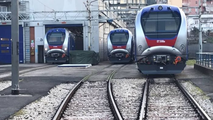 covid troppi dipendenti infetti salta la linea ferroviaria ecco dove succede