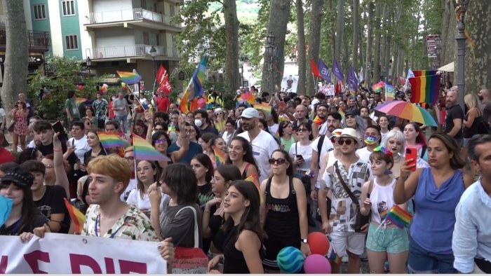 irpinia pride a mercogliano all odio rispondiamo con danze colori e festa