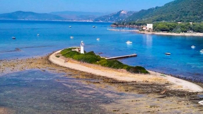 castellabate mare accessibile a tutti con un trimarano