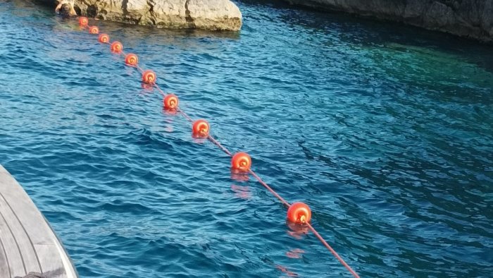 amp punta campanella ecco le boe per la sicurezza dell arcipelago delle sirene