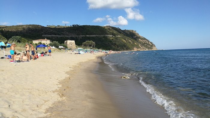 ladri in spiaggia furto sul litorale di castellabate