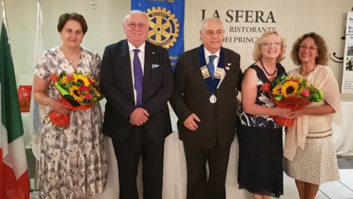 angelo gentile nuovo presidente del rotary club salerno nord dei due principati