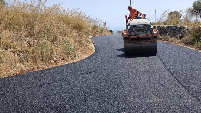 posa dell asfalto per la lentiscosa camerota un sogno che diventa realta