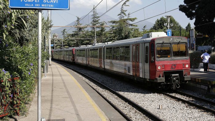 soppressione corse circum i sindaci di scafati e poggiomarino diffidano eav