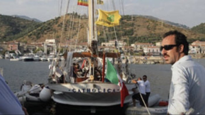 goletta verde fa tappa nel cilento approdera nel porto di acciaroli