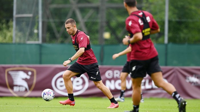 salernitana nove gol nel primo test in ritiro tris di kristoffersen e d andrea