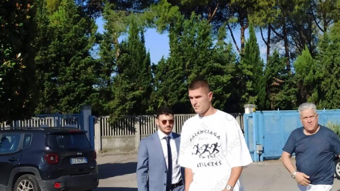 foto e video salernitana ecco pirola visite mediche in citta per il difensore