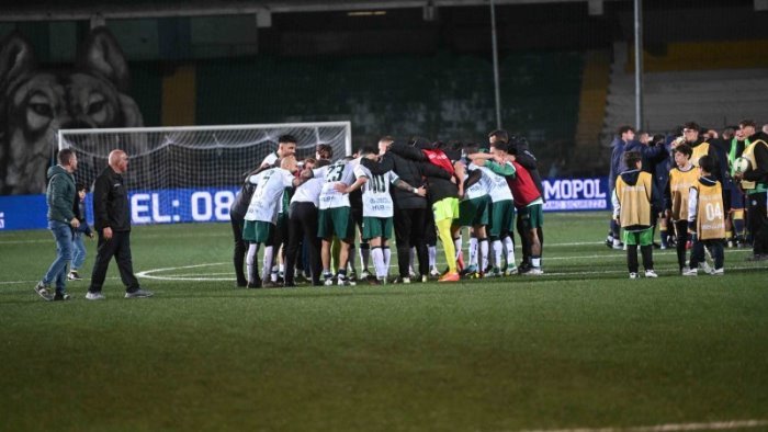 avellino un portiere in arrivo parisi alla fiorentina ecco il tesoretto