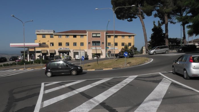 ariano nuova segnaletica in citta obiettivo strade piu sicure e a norma