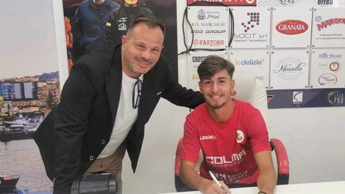 turris nuovo contratto per nocerino il club saluta di nunzio