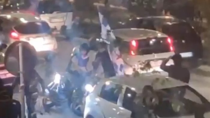 avellino aggressione ai tifosi del napoli sequestrati i cellulari a 9 ultras