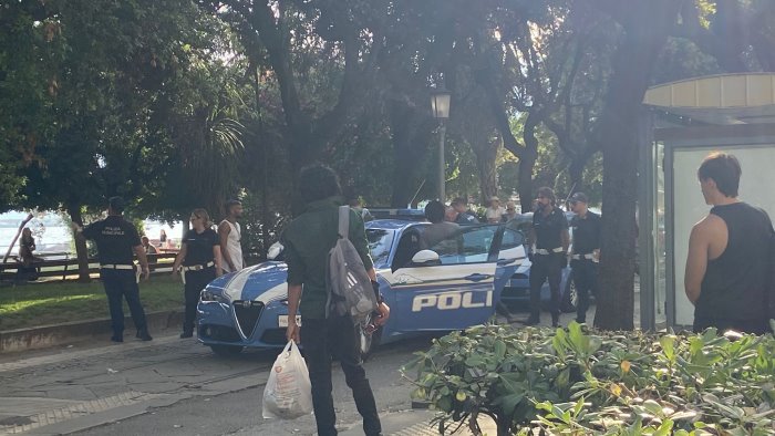 salerno lite a lungomare e aggressione agli agenti arrestato straniero