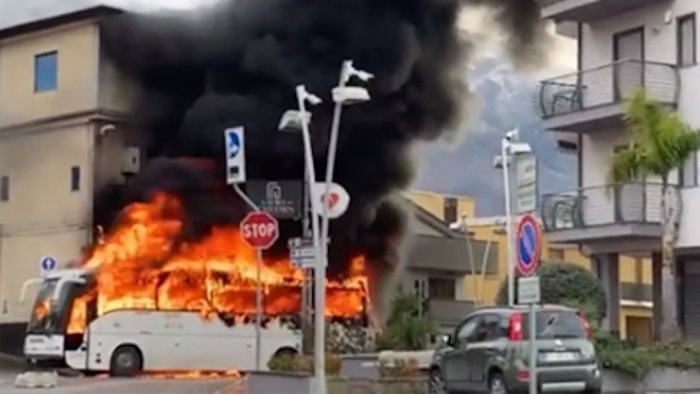 scontri paganese casertana rintracciato a roma un tifoso 17enne