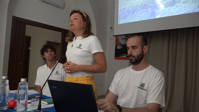 goletta verde un terzo dei siti controllati in campania e inquinato