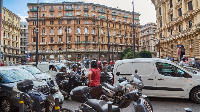 napoli investita a piazza borsa sulle strisce donna muore dopo 4 mesi