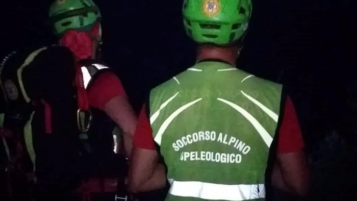 escursionista si perde tra le montagne notte di paura a maiori