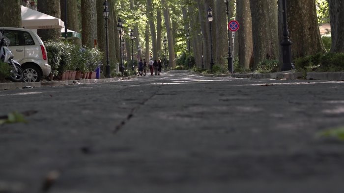 mercogliano isola pedonale a viale san modestino rilanciamo il commercio