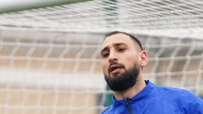 donnarumma e compagna aggrediti in casa a parigi colpo da 500mila euro