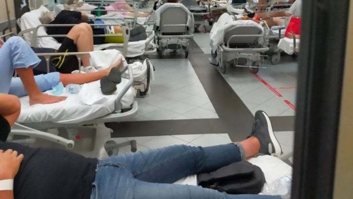 cardarelli stop ai trasferimenti al pronto soccorso siamo al collasso