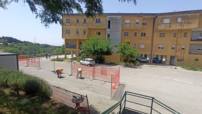 ariano e venne il giorno delle case gialle franza inaugura un nuovo cantiere