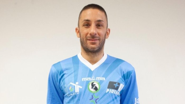 sandro abate riconfermato vitiello onorato di vestire questa maglia