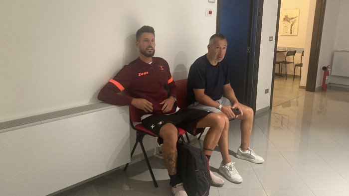 foto salernitana costil e a salerno per le visite mediche