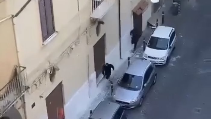 sparatoria a sarno panico in strada l appello al prefetto bisogna intervenire