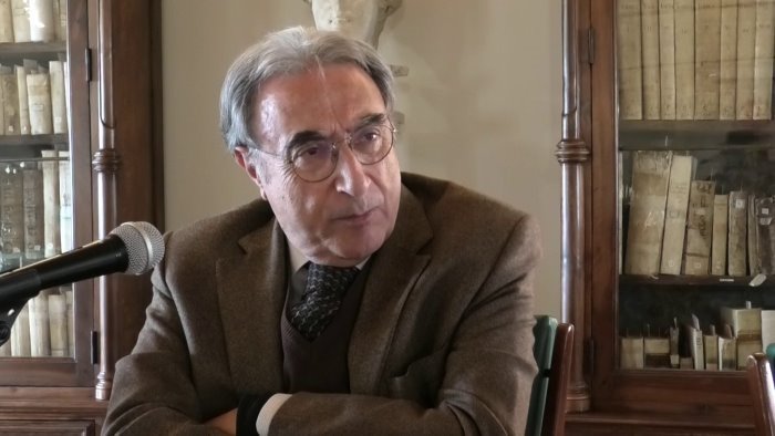 grottaminarda ortensio zecchino presenta il libro sul saggio di benedetto croce