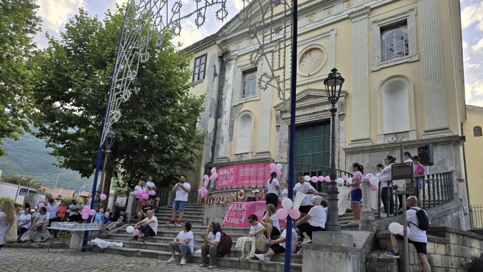 vitulano la passeggiata rosa raccoglie oltre millecinquecento euro