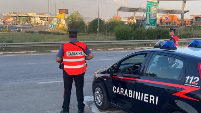 galline e conigli morti chiusi in una busta 60enne di montemiletto denunciato