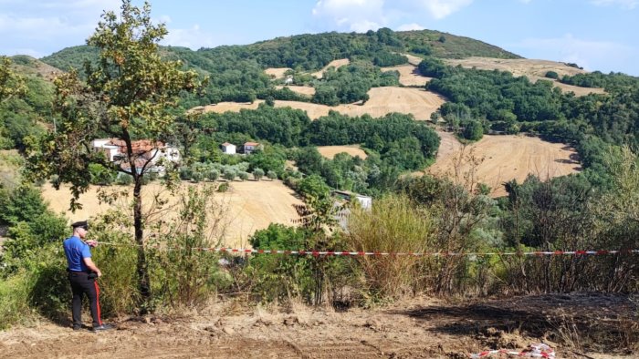 vasto incendio in contrada difesa a flumeri distrutti 30mila mq di vegetazione