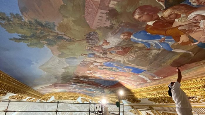 torna a brillare la reggia di caserta conclusi i lavori a palazzo reale