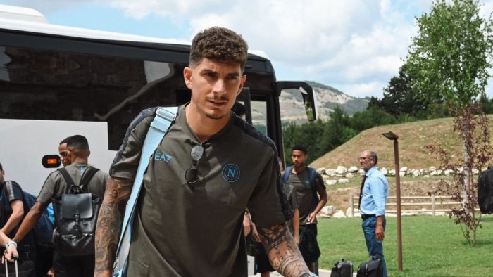 castel di sangro gia piena per il ritiro del napoli oggi parla di lorenzo