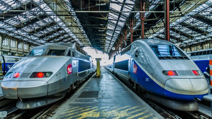 parigi attacco alle centraline dei treni dell alta velocita e terrorismo